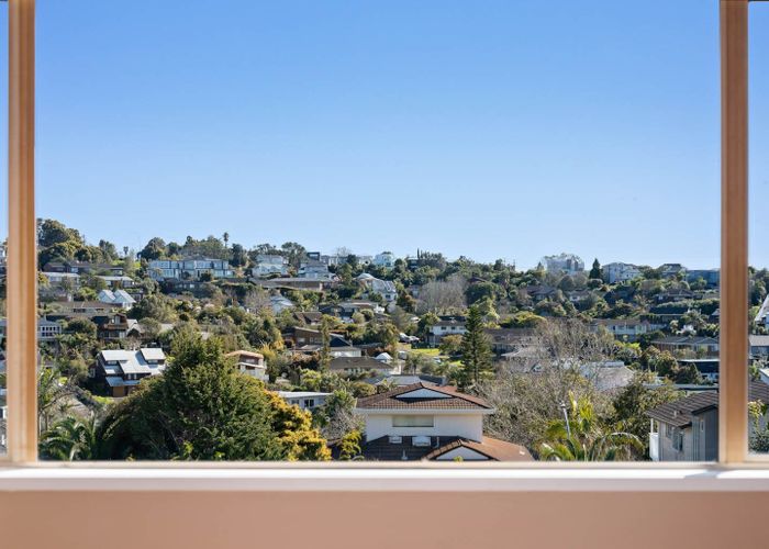  at 2/48 Mayfair Crescent, Mairangi Bay, North Shore City, Auckland