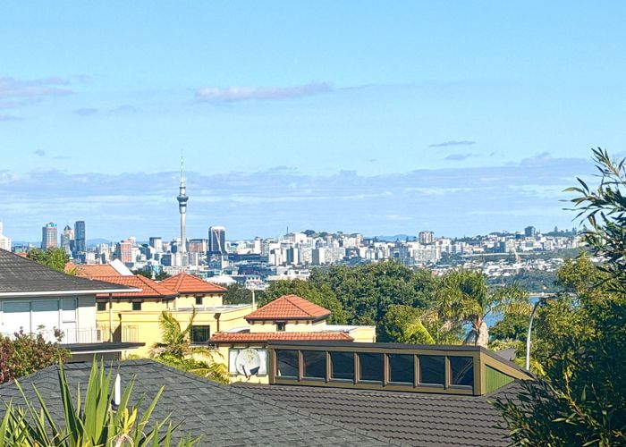  at 132 Porritt Avenue, Chatswood, North Shore City, Auckland
