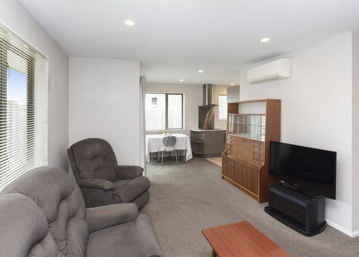  at 2/67 Marshland Road, Shirley, Christchurch City, Canterbury