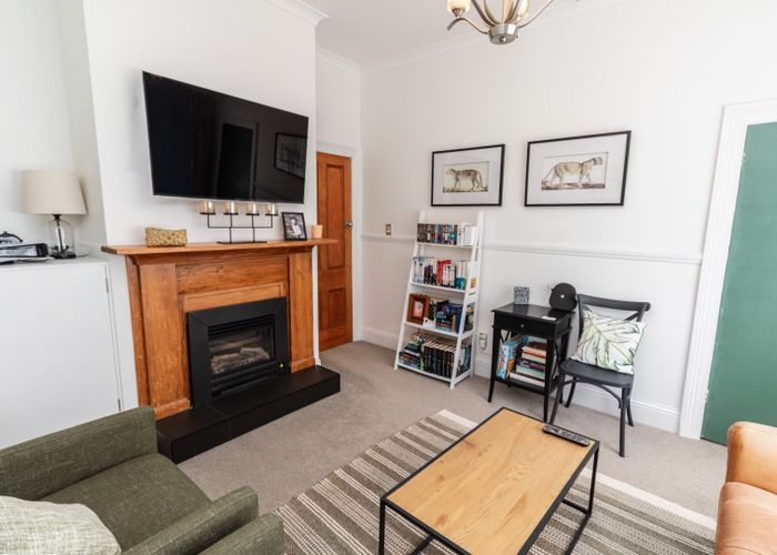  at 10/A Upstairs Burnell Avenue, Thorndon, Wellington, Wellington