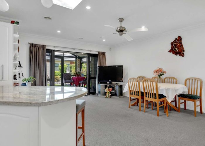  at 1 Merlin Close, Huntington, Hamilton