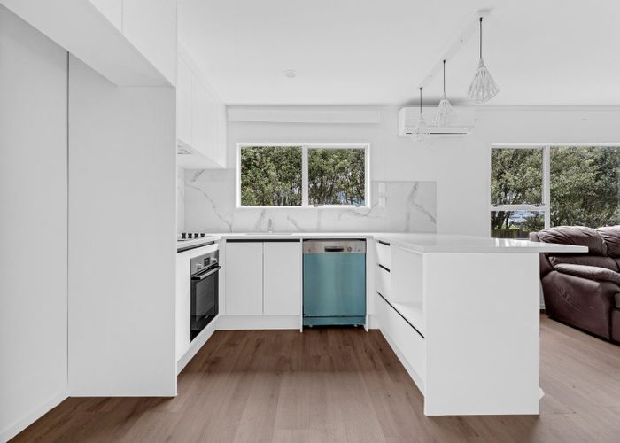  at 1/11 Justamere Place, Weymouth, Manukau City, Auckland