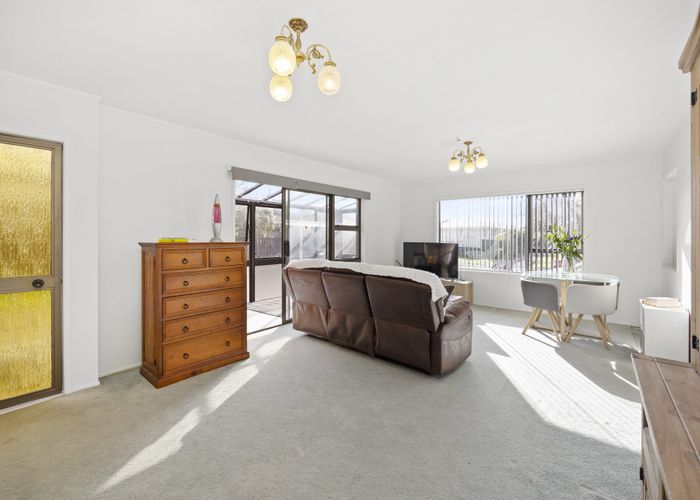  at 1/8 Mannering Place, Hillcrest, North Shore City, Auckland