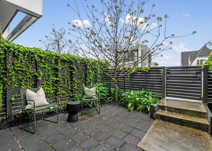  at 2/4 Glen Atkinson Street, Saint Heliers, Auckland City, Auckland