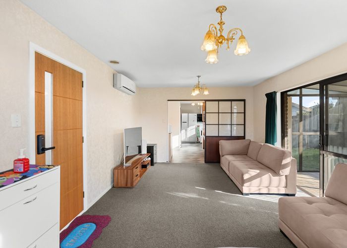  at 2/136 Middlepark Road, Upper Riccarton, Christchurch City, Canterbury
