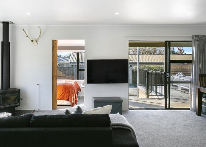  at 3B Dorothy Drive, Acacia Bay, Taupo