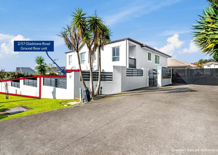  at 2/57 Gladstone Road, Northcote, Auckland