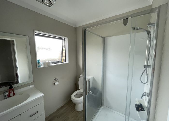  at 2/35 Earlsworth Road, Mangere East, Manukau City, Auckland