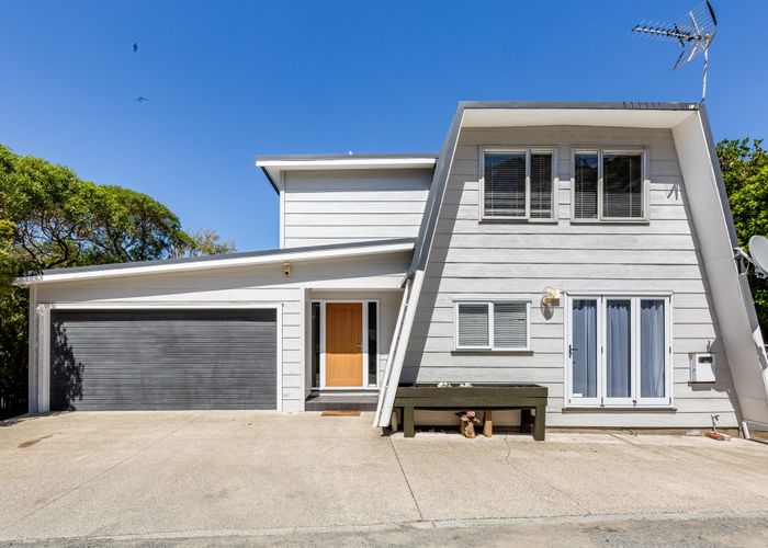  at 37b London Road, Korokoro, Lower Hutt, Wellington
