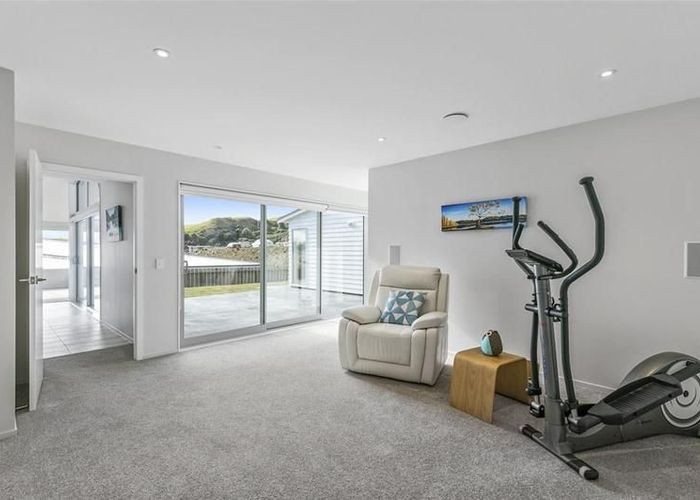  at 49 Red Beech Avenue, Woodridge, Wellington, Wellington