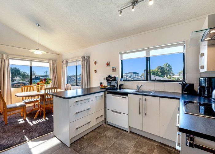  at 8a Devon Street, Taradale, Napier, Hawke's Bay