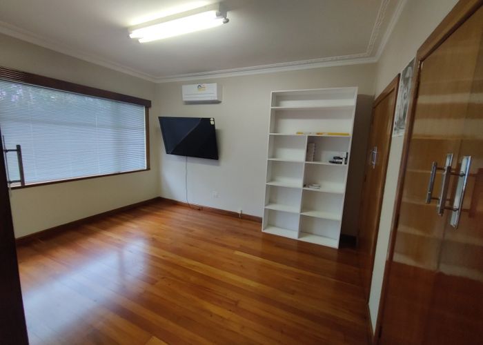  at 207 Titirangi Road, Titirangi, Waitakere City, Auckland