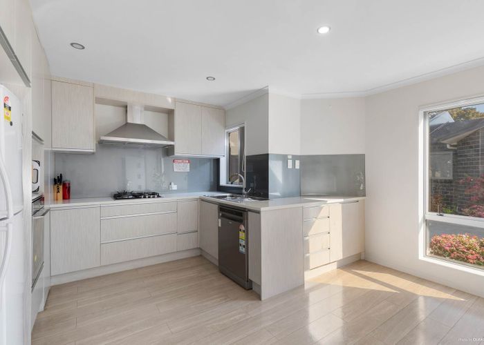  at 4/9 Maru Road, Takanini, Auckland