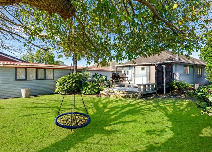  at 22 London Street, Te Atatu Peninsula, Waitakere City, Auckland