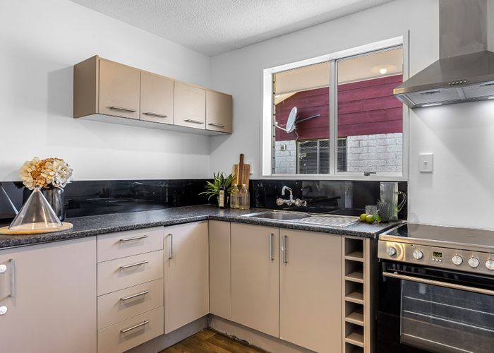  at 2/3 Quinton Place, Bishopdale, Christchurch City, Canterbury