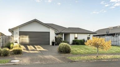  at 98 Penetaka Heights, Pyes Pa, Tauranga