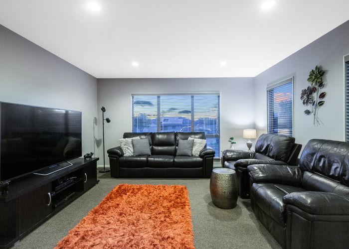  at 33 Kahurangi Heights, Aotea, Porirua