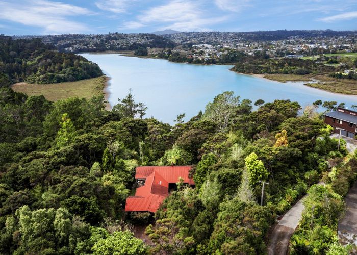  at 2 Te Kawau Pass, Greenhithe, North Shore City, Auckland
