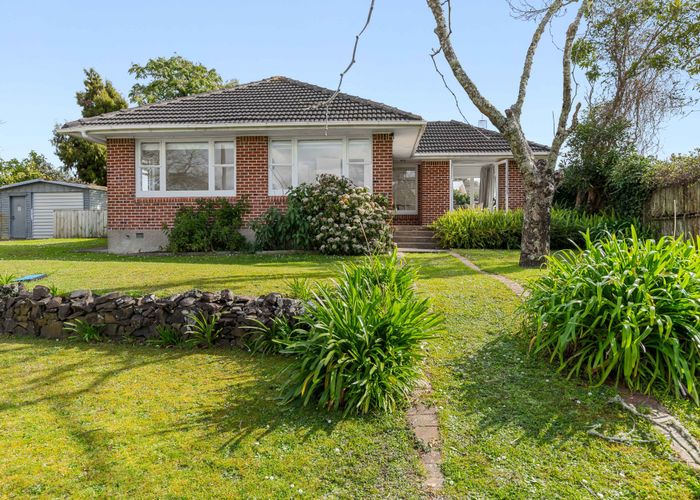  at 6 Redlands Grove, Swanson, Waitakere City, Auckland