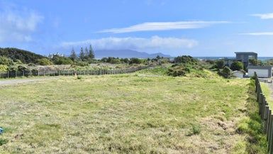  at 10 Beachview Grove, Peka Peka, Waikanae