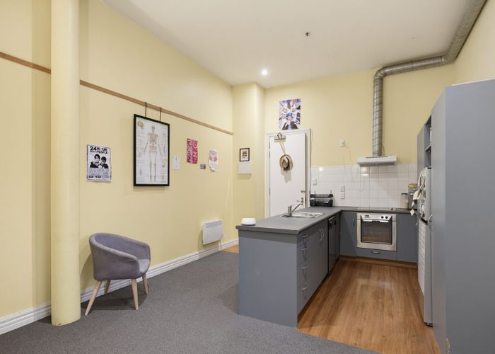  at 2/32 Cuba Street, Te Aro, Wellington