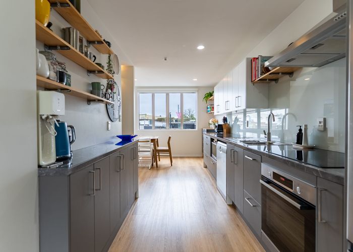  at 2/1A Haverstock Road, Sandringham, Auckland