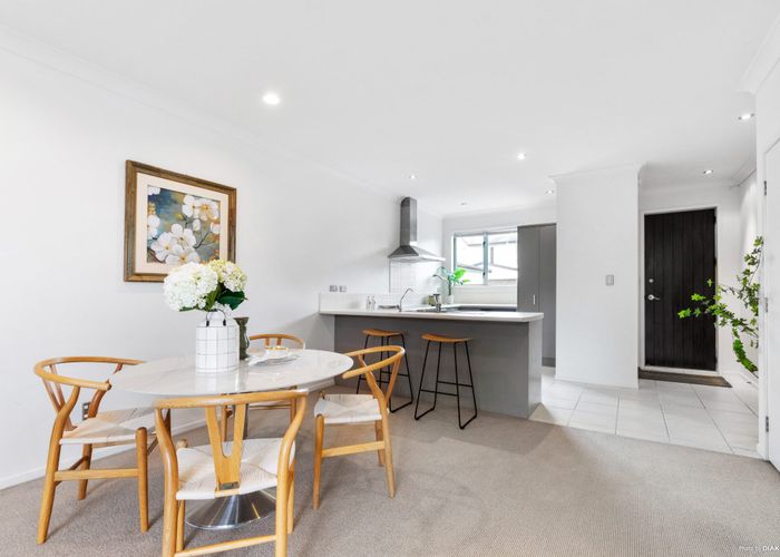  at 9L Clearwater Cove, West Harbour, Auckland