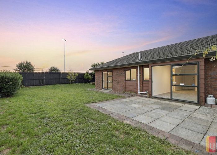  at 18 Randwick Place, Randwick Park, Auckland