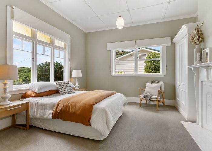  at 8 Athens Road, Onehunga, Auckland