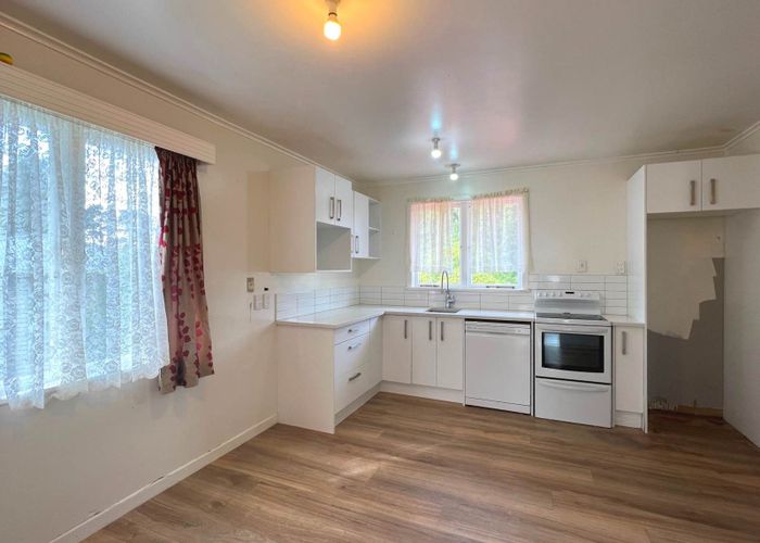  at 14 Sylvan Crescent, Te Atatu South, Waitakere City, Auckland