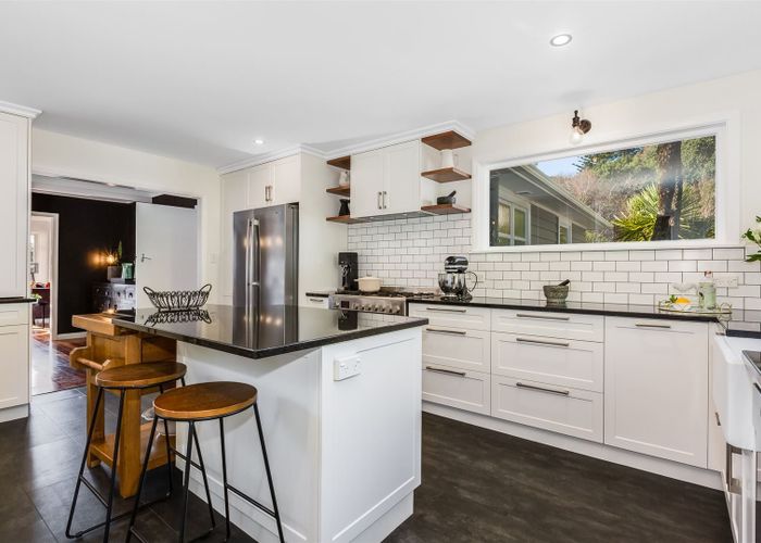  at 21 Mahoe Street, Tawa, Wellington