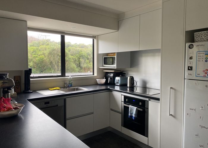  at 10 Puaha Street, Takapuwahia, Porirua