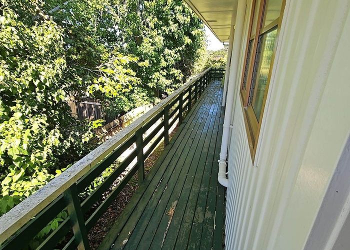  at 2/23a Balmain Road, Chatswood, North Shore City, Auckland