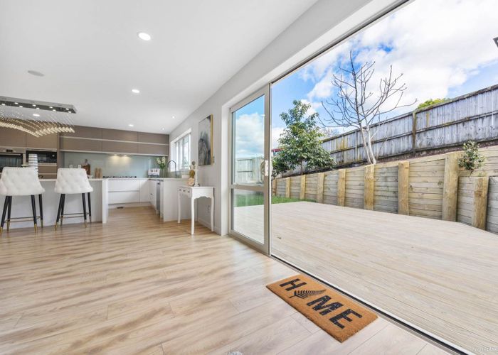  at 2/89 Waipuna Road, Mount Wellington, Auckland