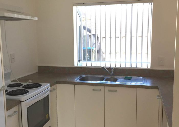  at 8/43 Holly Street, Avondale, Auckland City, Auckland