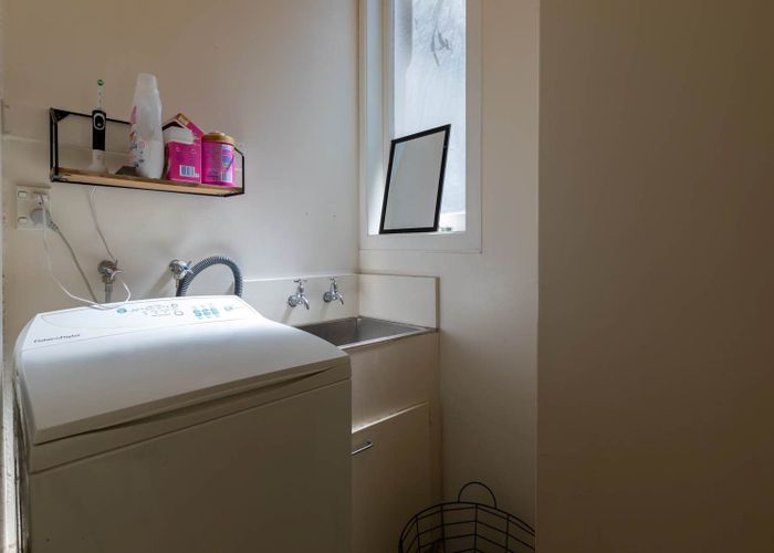  at 1//136 St Johns Road, Saint Johns, Auckland