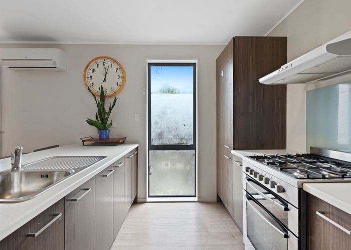  at 6 Hamblyn Place, Ranui, Auckland