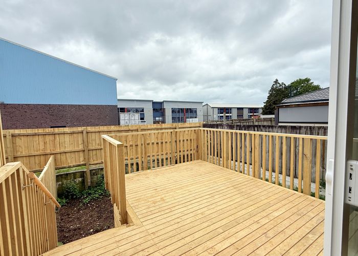  at 20D Edwards Ave, Henderson, Waitakere City, Auckland