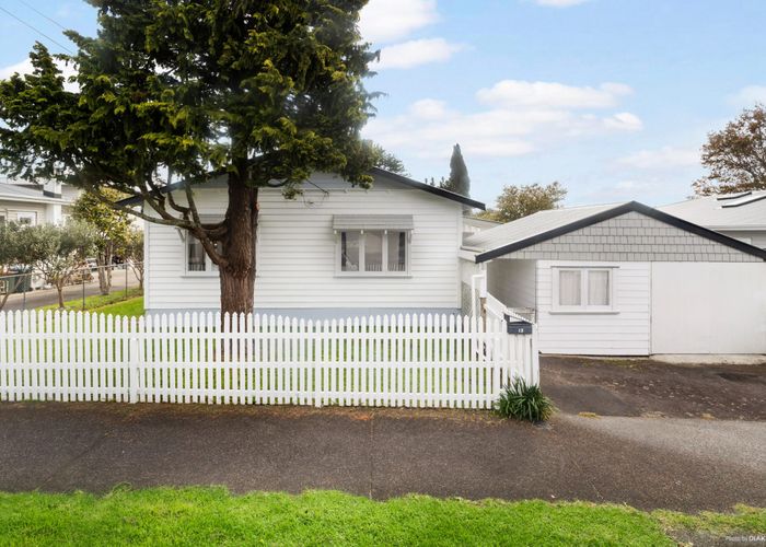  at 13 Miller Street, Point Chevalier, Auckland City, Auckland