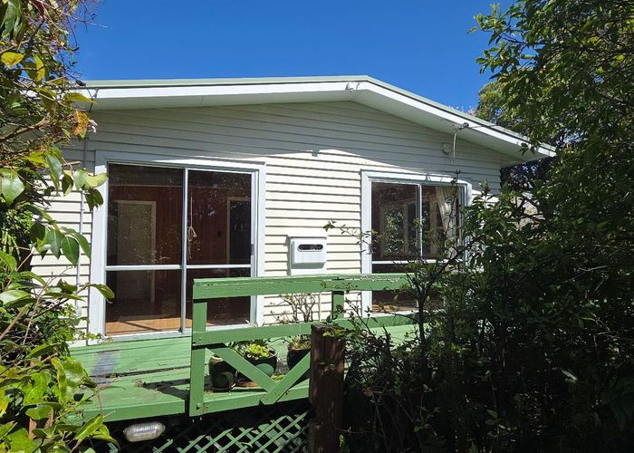  at Torbay, North Shore City, Auckland