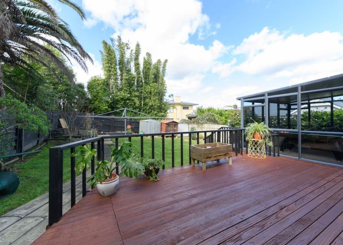  at 18B  Shetland Street, Glen Eden, Waitakere City, Auckland