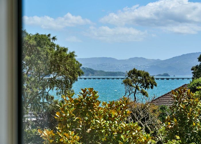  at 5 Cheviot Road, Lowry Bay, Eastbourne, Lower Hutt, Wellington