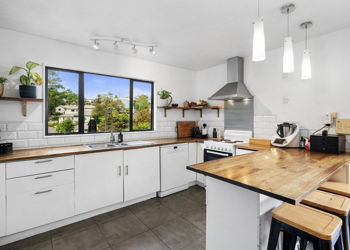  at 2/53 Topliss Drive, Northcross, North Shore City, Auckland