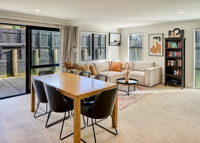  at 6 Topsail Way, Whitby, Porirua
