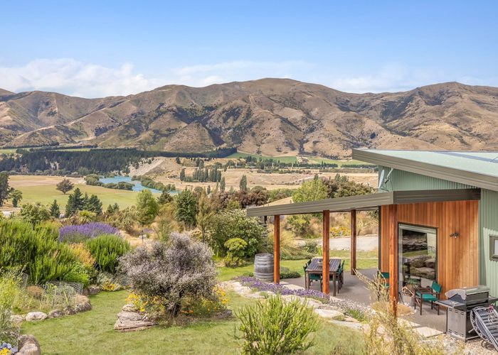  at 62 Pukerangi Drive, Queensberry, Cromwell