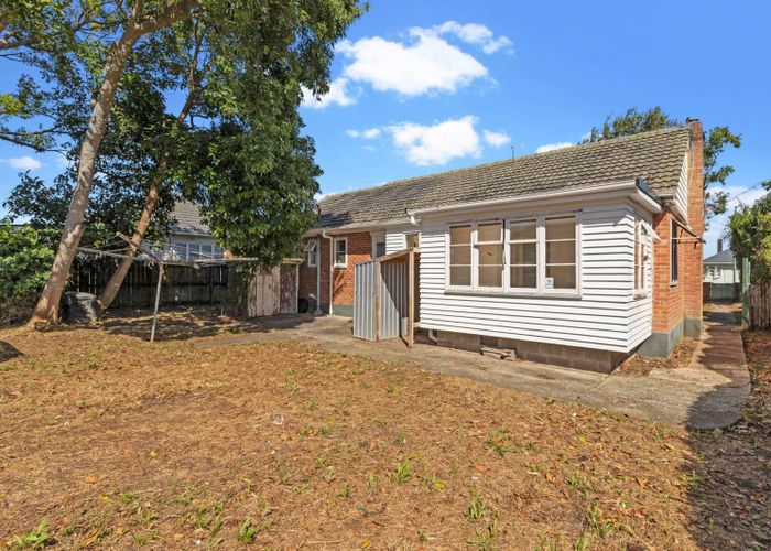  at 26 Kiwitea Street, Sandringham, Auckland