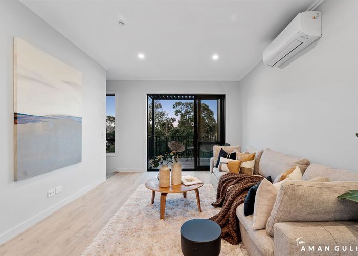  at 8 Beach Road, Hobsonville, Auckland