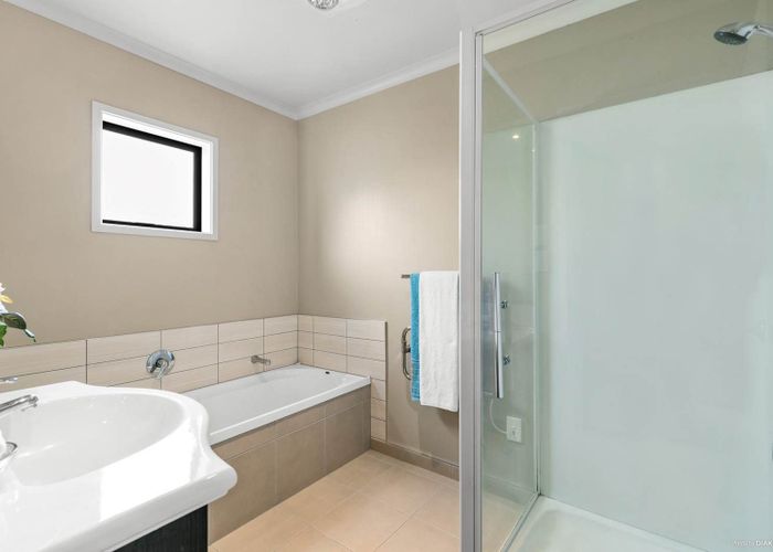  at 8 Andersons Road, Albany, North Shore City, Auckland