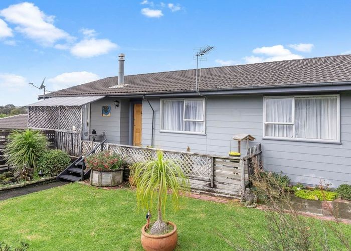  at 6 Chislehurst Street, Henderson, Auckland
