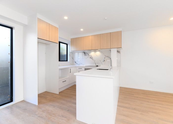  at 5/60 Triangle Road, Massey, Waitakere City, Auckland
